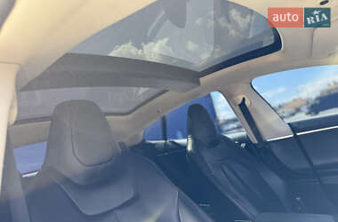 Лифтбек Tesla Model S 2014 в 