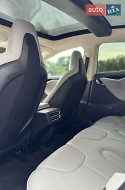 Лифтбек Tesla Model S 2013 в 