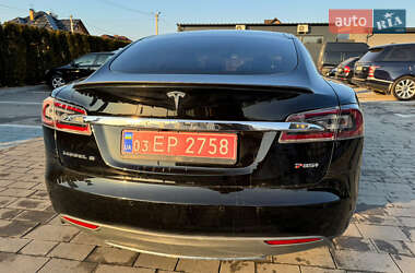 Лифтбек Tesla Model S 2014 в 