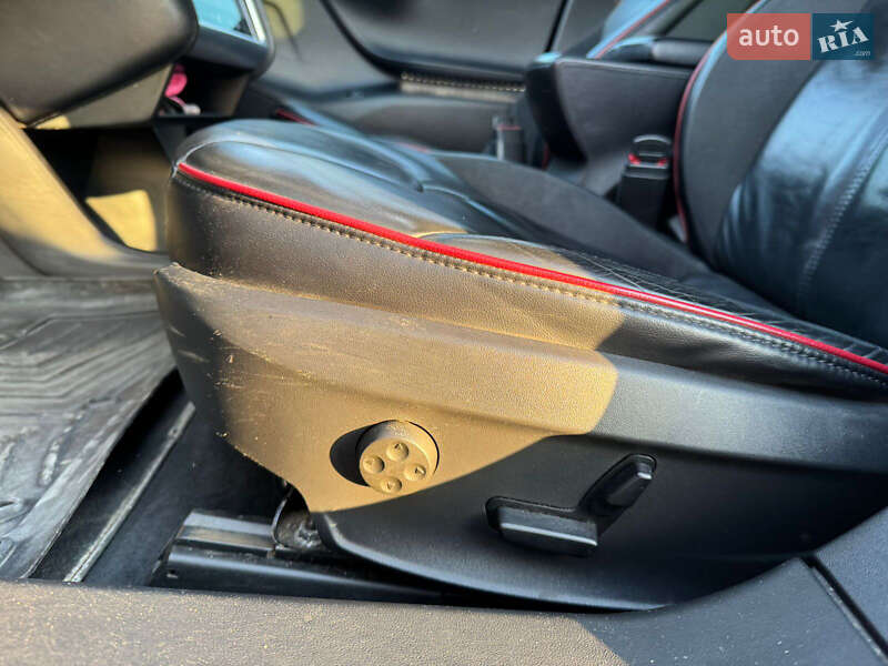 Ліфтбек Tesla Model S 2014 в Луцьку