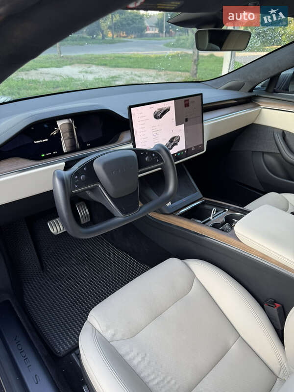 Лифтбек Tesla Model S 2021 в Пирятине