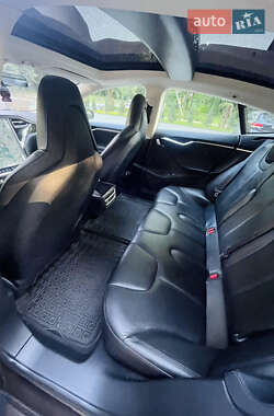 Лифтбек Tesla Model S 2013 в 