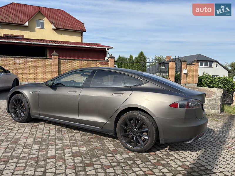 Ліфтбек Tesla Model S 2014 в Миргороді