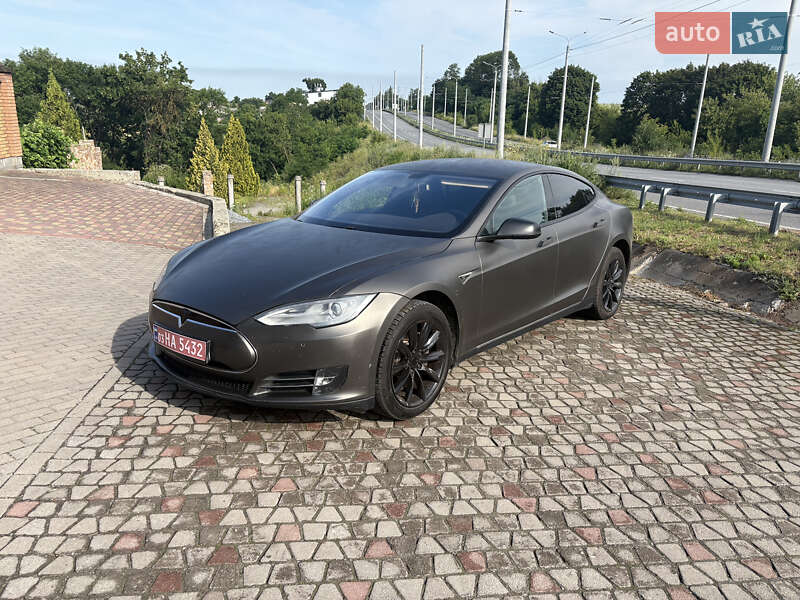 Ліфтбек Tesla Model S 2014 в Миргороді