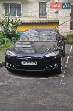 Лифтбек Tesla Model S 2013 в 