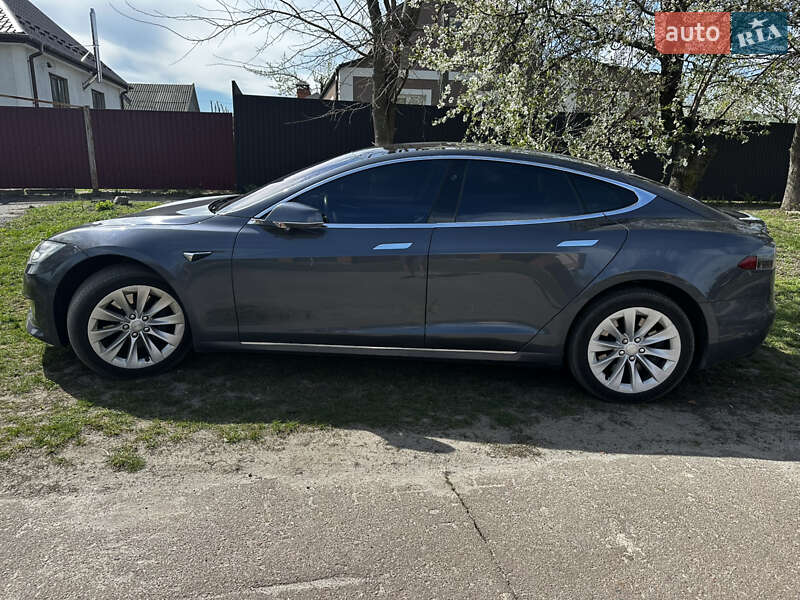 Tesla Model S 2018