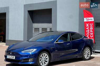 Лифтбек Tesla Model S 2017 в 
