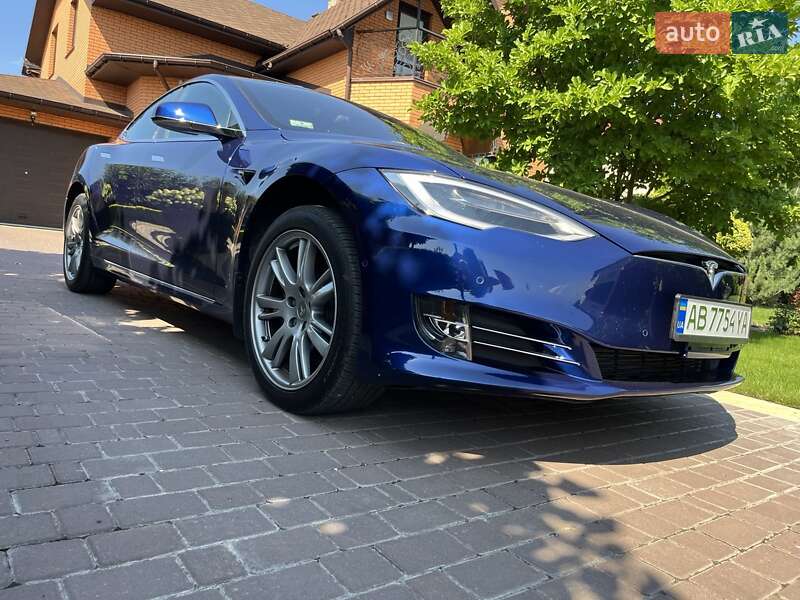 Лифтбек Tesla Model S 2020 в Виннице