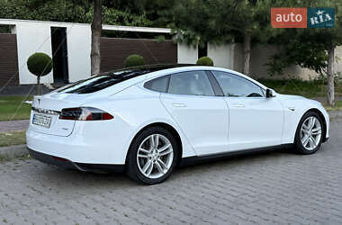Лифтбек Tesla Model S 2015 в 