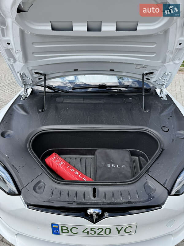 Лифтбек Tesla Model S 2022 в Львове