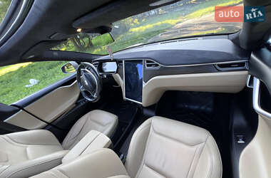 Лифтбек Tesla Model S 2015 в 