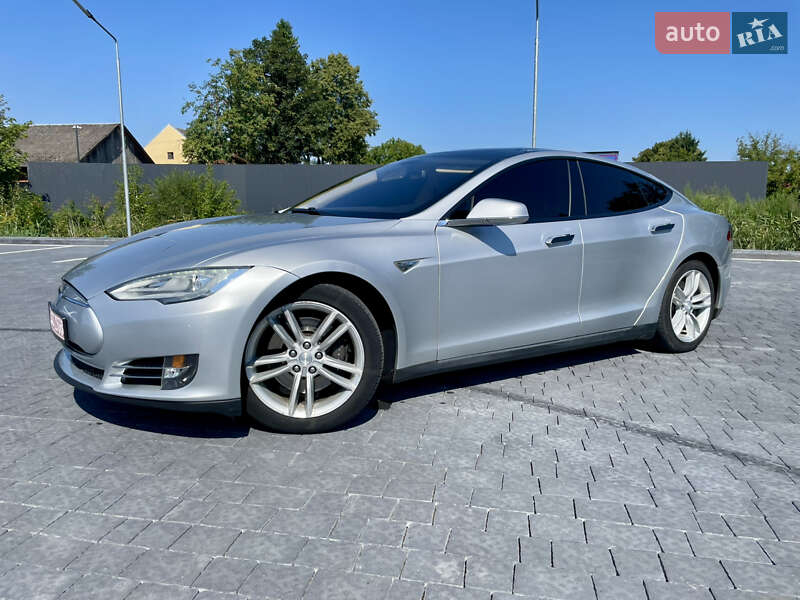 Лифтбек Tesla Model S 2013 в Самборе