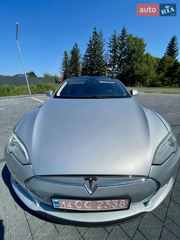 Лифтбек Tesla Model S 2013 в Самборе