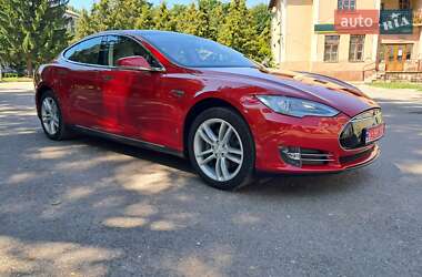 Лифтбек Tesla Model S 2014 в 