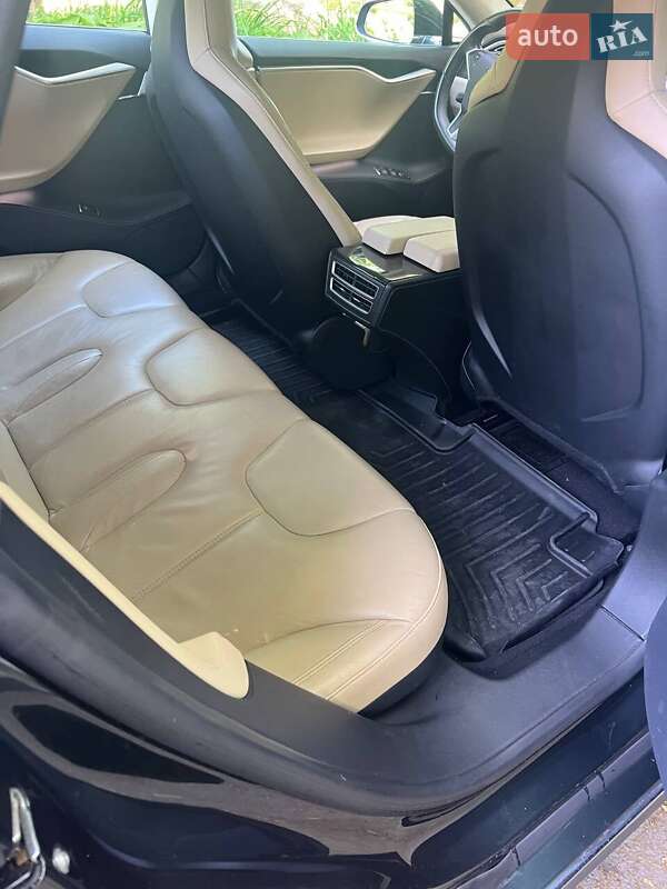 Лифтбек Tesla Model S 2014 в Одессе