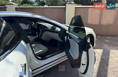 Лифтбек Tesla Model S 2016 в 
