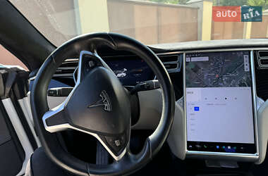 Лифтбек Tesla Model S 2016 в 