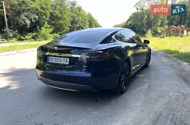 Лифтбек Tesla Model S 2013 в 