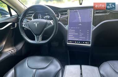 Лифтбек Tesla Model S 2013 в 