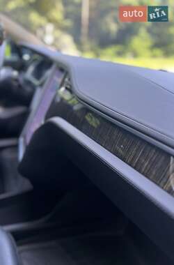 Лифтбек Tesla Model S 2013 в 