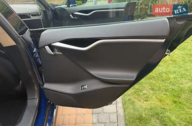 Лифтбек Tesla Model S 2015 в 