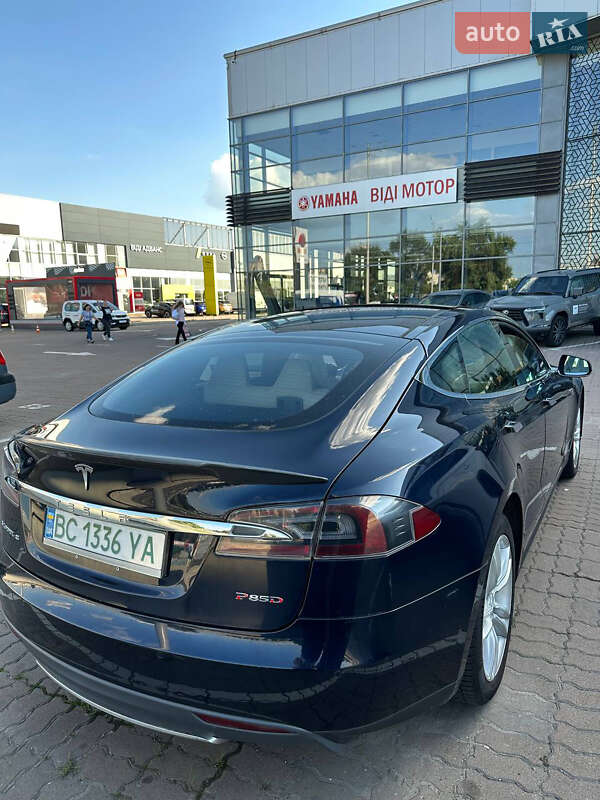Лифтбек Tesla Model S 2015 в Киеве