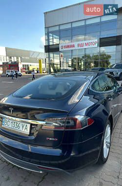 Лифтбек Tesla Model S 2015 в 