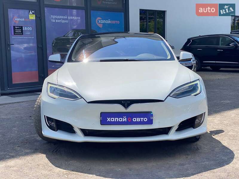Лифтбек Tesla Model S 2018 в Виннице