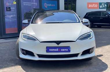 Лифтбек Tesla Model S 2018 в 