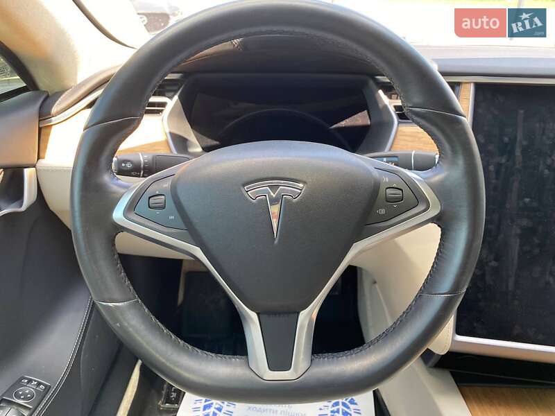 Лифтбек Tesla Model S 2018 в Виннице