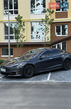 Лифтбек Tesla Model S 2017 в 