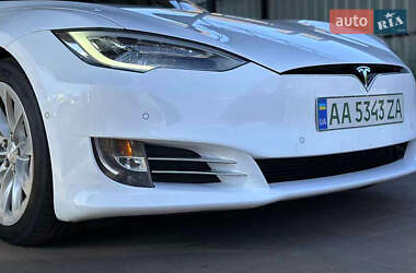 Ліфтбек Tesla Model S 2016 в 