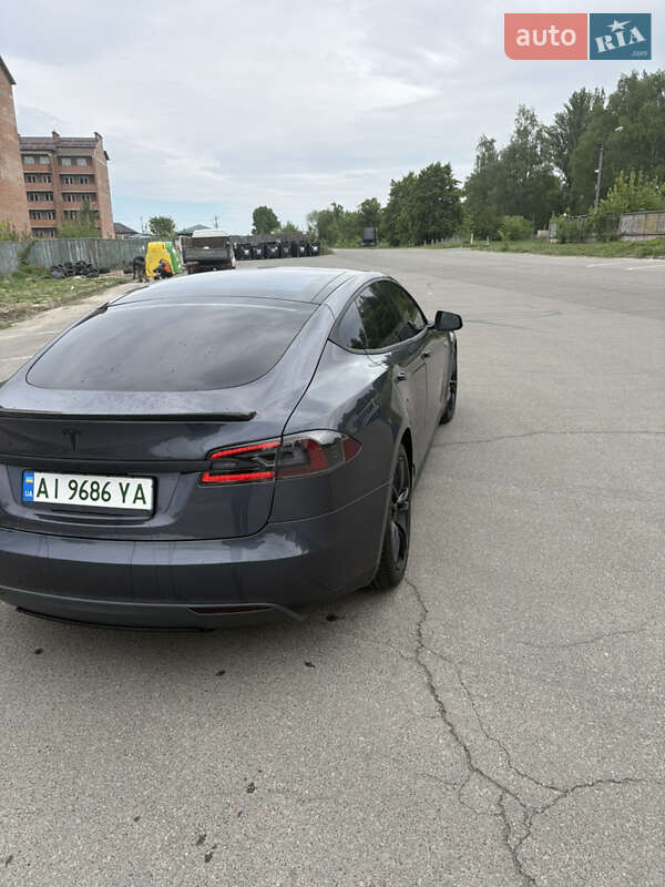 Лифтбек Tesla Model S 2015 в Киеве