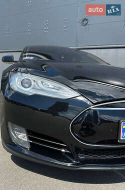 Лифтбек Tesla Model S 2014 в 