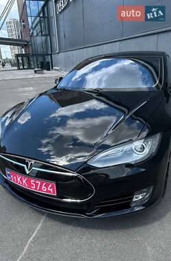Лифтбек Tesla Model S 2014 в 