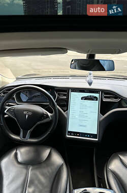 Лифтбек Tesla Model S 2014 в 
