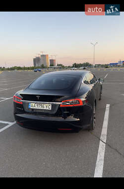 Лифтбек Tesla Model S 2019 в 