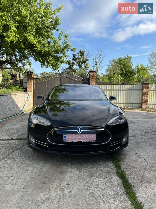 Ліфтбек Tesla Model S 2015 в Обухові