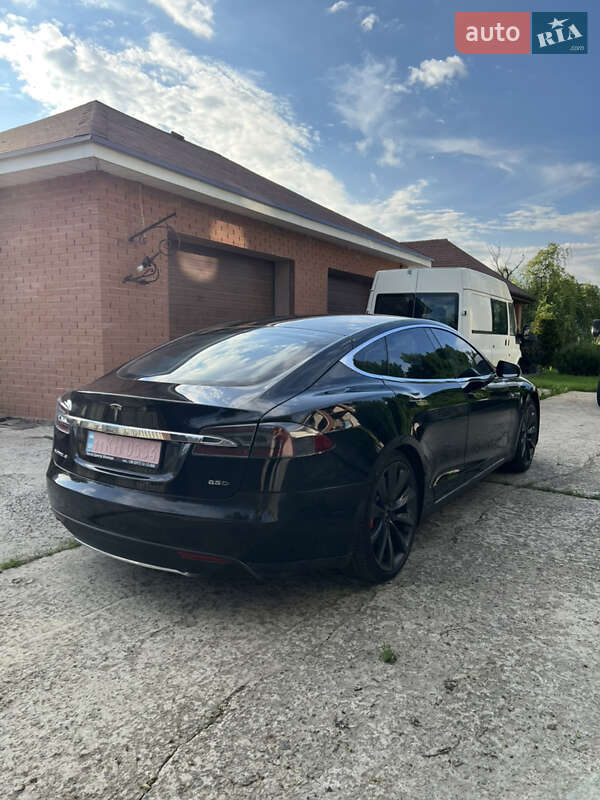 Ліфтбек Tesla Model S 2015 в Обухові