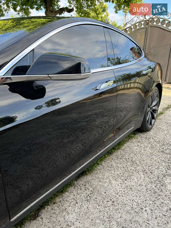 Ліфтбек Tesla Model S 2015 в Обухові