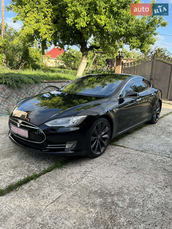 Ліфтбек Tesla Model S 2015 в Обухові