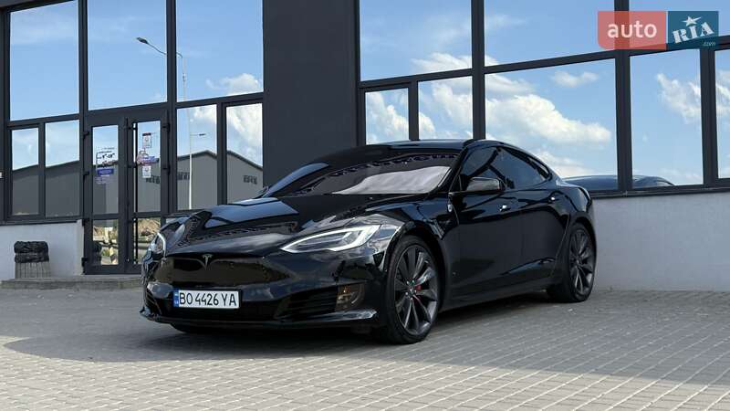 Лифтбек Tesla Model S 2019 в Тернополе