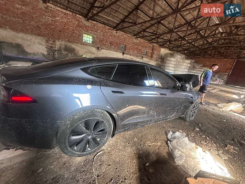 Лифтбек Tesla Model S 2022 в Тернополе