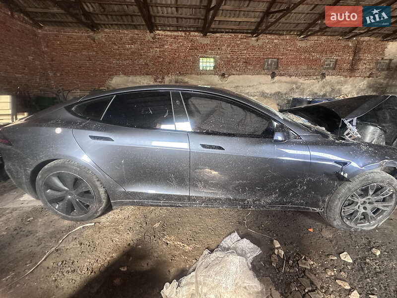 Лифтбек Tesla Model S 2022 в Тернополе