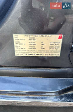 Лифтбек Tesla Model S 2015 в 