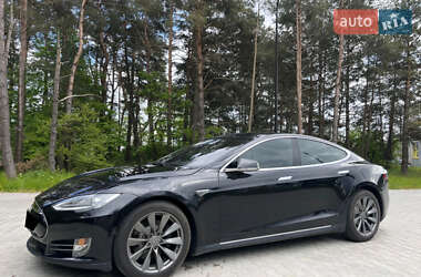 Лифтбек Tesla Model S 2015 в 
