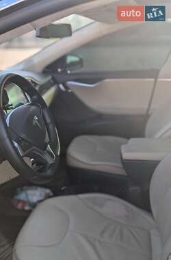 Лифтбек Tesla Model S 2013 в 