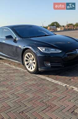 Лифтбек Tesla Model S 2013 в 