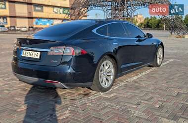 Лифтбек Tesla Model S 2013 в 