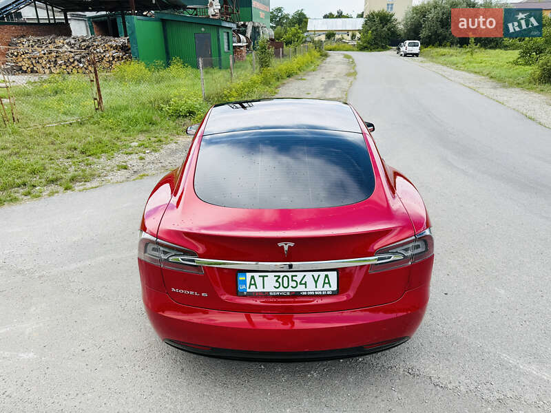 Лифтбек Tesla Model S 2018 в Ивано-Франковске